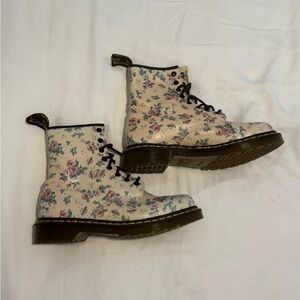 Dr Martens 1460 Lace Up Combat Boots - Vintage Rose cream floral